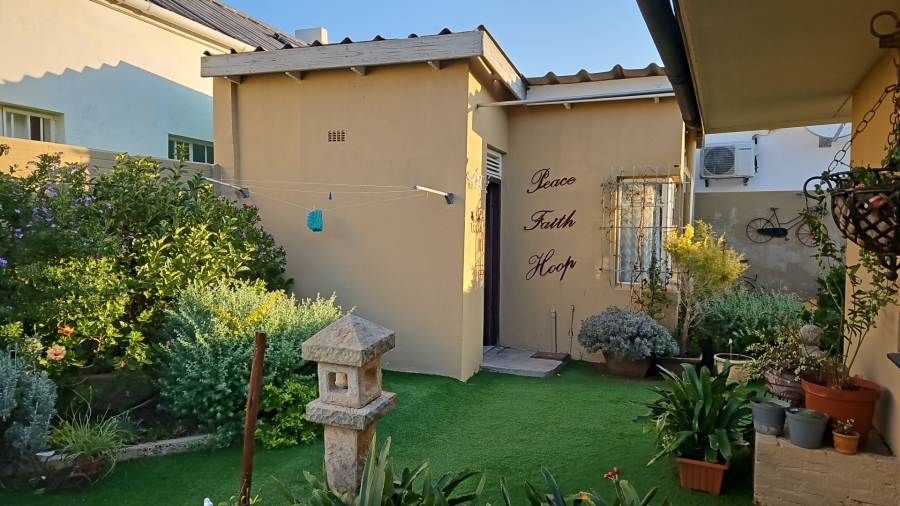 3 Bedroom Property for Sale in Gordons Bay Village Western Cape